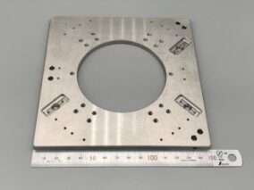 情報通信業界用 検査治具部品（メインプレート）