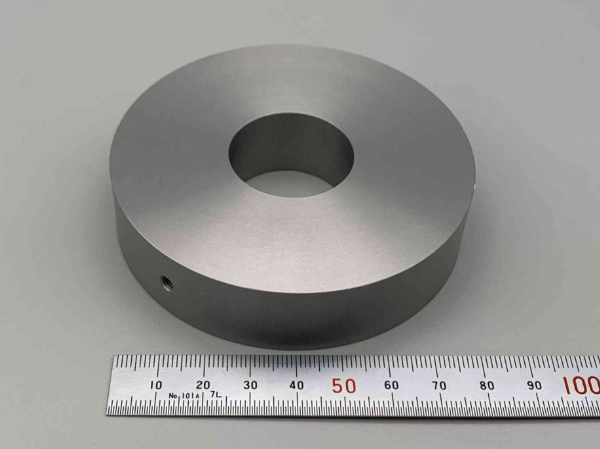 ±0.01mm精度を実現した校正用位置決め治具イメージ