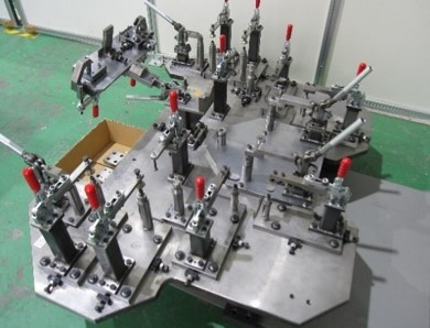 リバーヘッドメタルプロセシング_足回り溶接治具